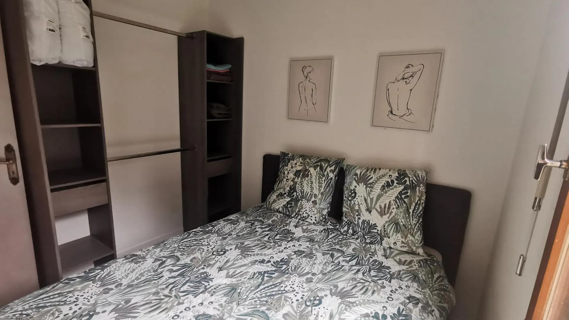 Le Charme De L'Intimite Et Jeux De Roles Apartment Sainte-Maxime